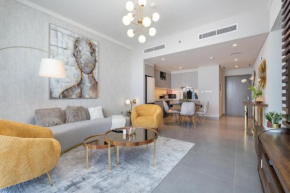 Stylish 2-Bed Oasis with Pool in Peaceful Creek Harbour
